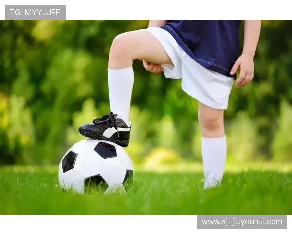 围绕足球跑步迈开腿技巧解析助你全面提升场上奔跑姿势与速度表现